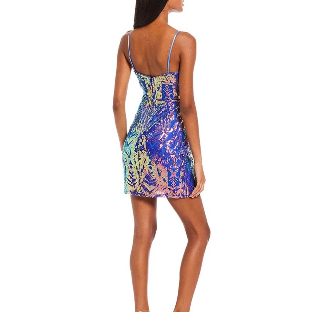 City vibe sequin dress.
